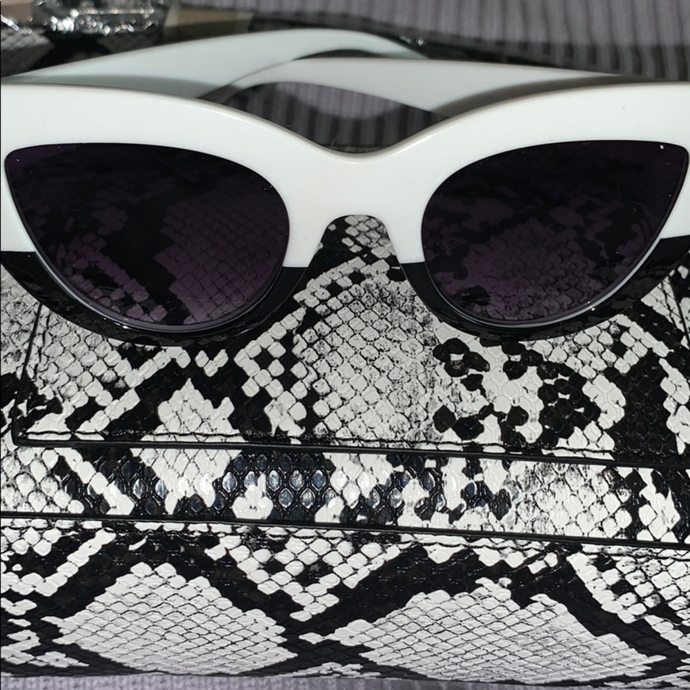 THESE TWO-TONED SUNGLASSES ARE AMAZING‼️